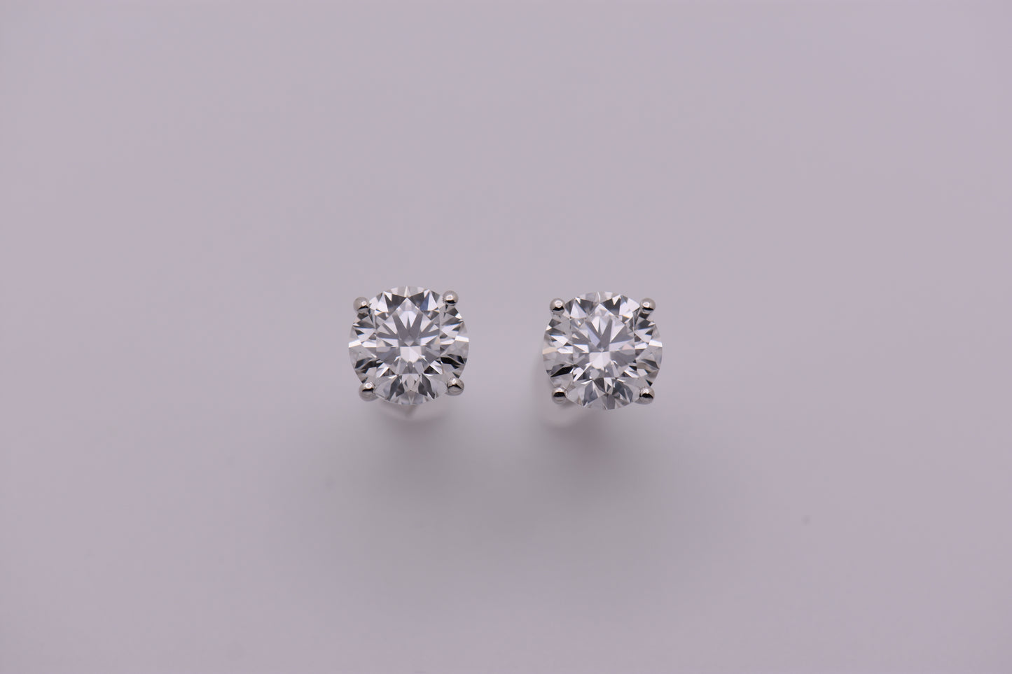 4.0 Cttw Ideal-Cut Round-Diamond Platinum Stud Earrings IGI Certified Lab-Grown D VS1