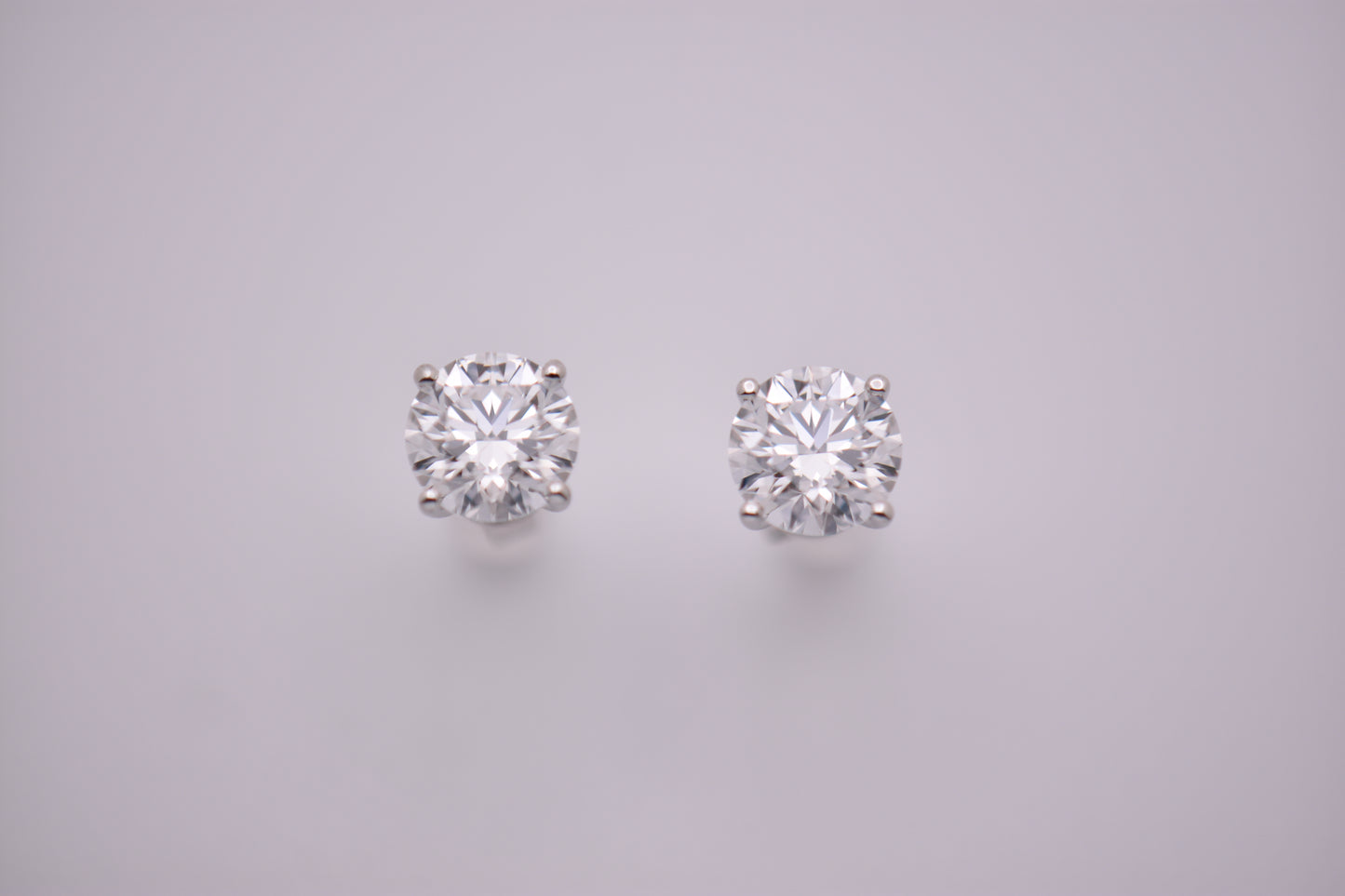 4.0 Cttw Ideal-Cut Round-Diamond Platinum Stud Earrings IGI Certified Lab-Grown D VS1