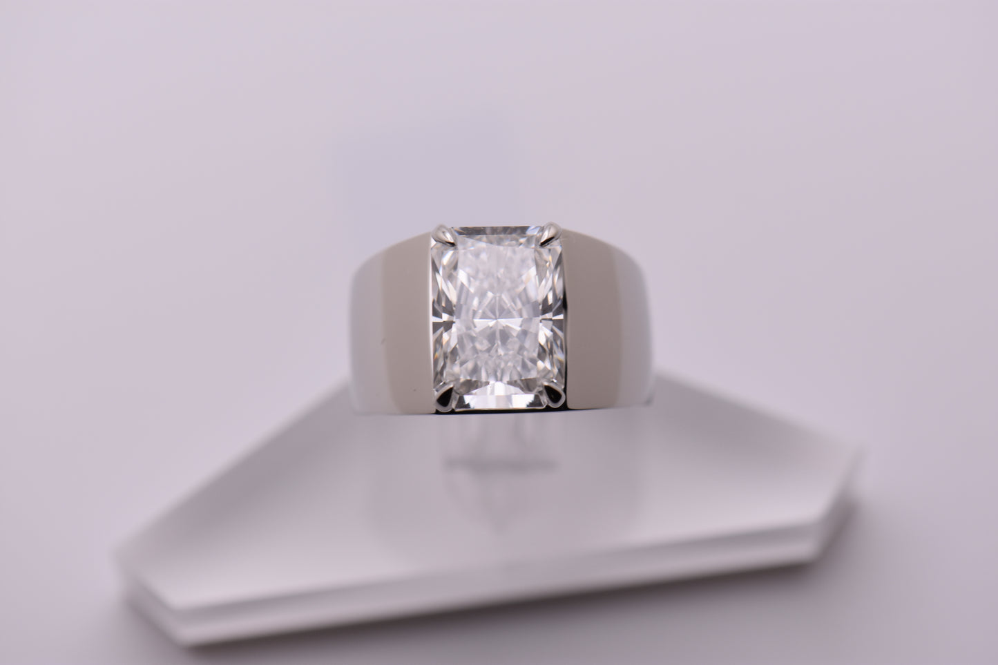 8 Ct VS1 Radiant Cut Diamond Platinum Ring