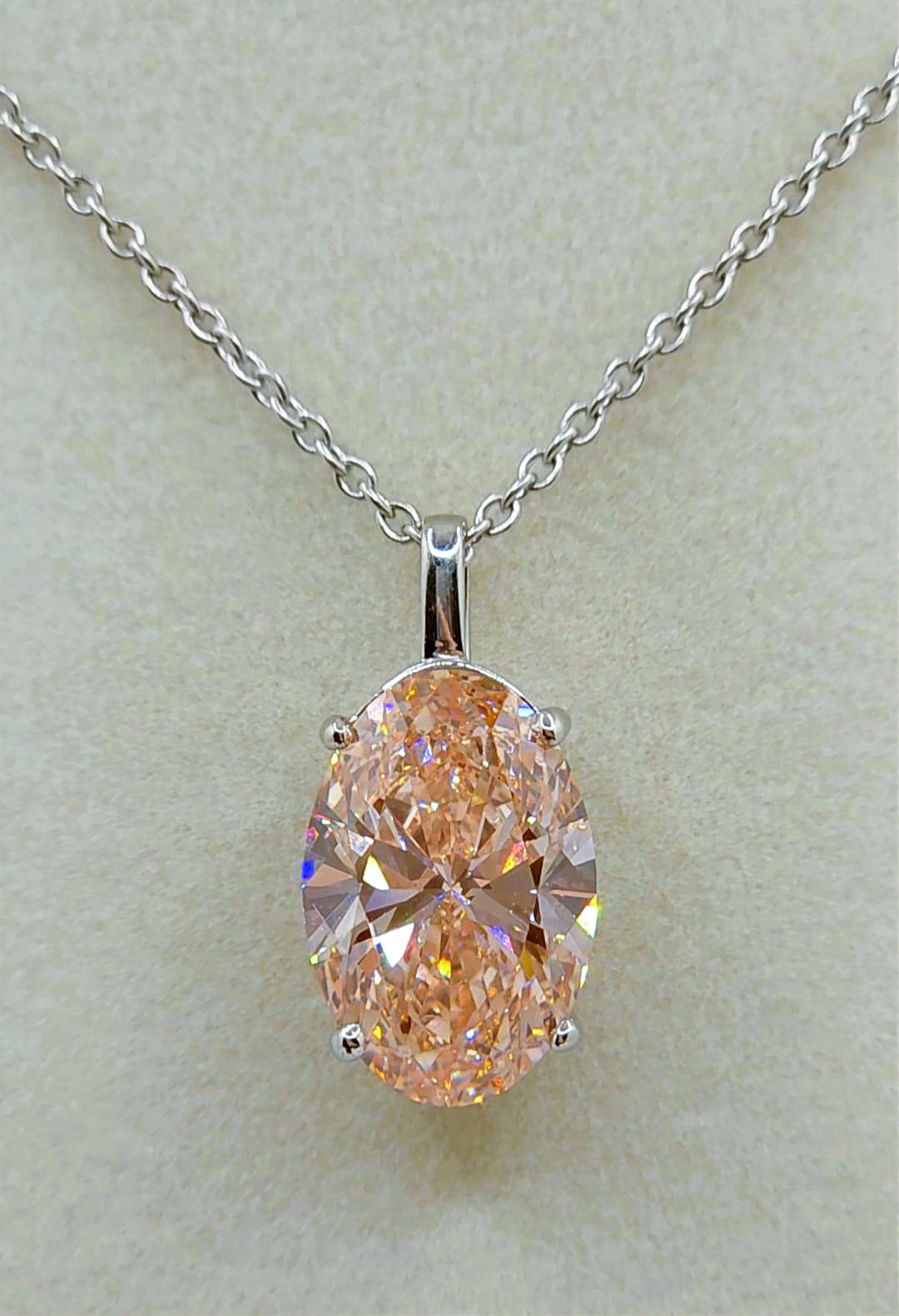 7 Ct VS1 Fancy Vivid Pink Diamond Necklace, Platinum 950